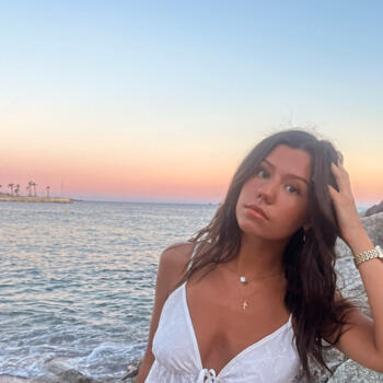 Babysitter in Villars: Carla