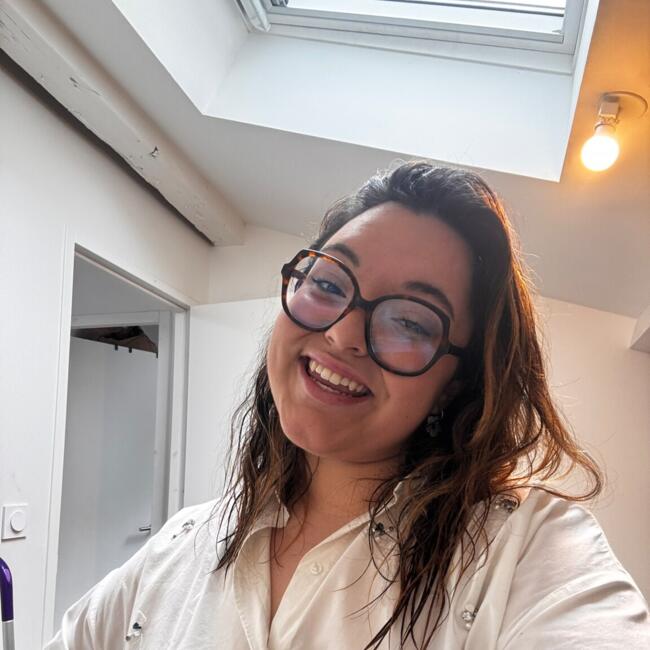 Babysitter in Bordeaux: Axelle