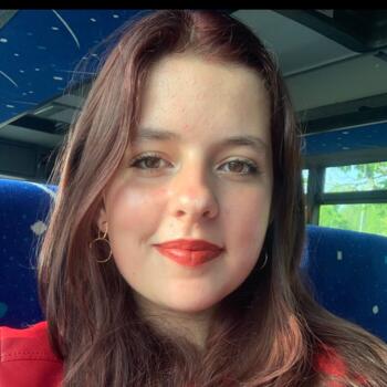 Babysitter in Paris: Agathe