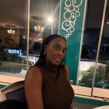Babysitter in Le Blanc-Mesnil: Nola