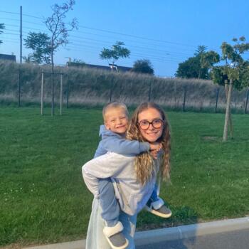 Babysitter in Grandchamps-des-Fontaines: Lily