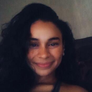 Babysitter in Vila Velha: Larissa