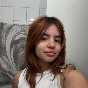 Babysitter in Menifee: Valery