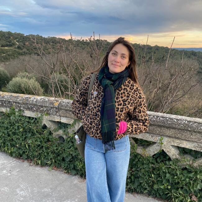 Babysitter in Pessac: Lola