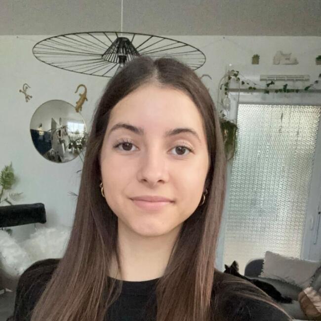 Babysitter in Éterville: Ysaline