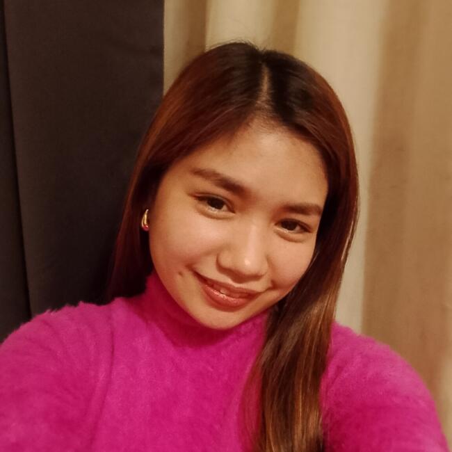 Babysitter in Paris: Angelyn