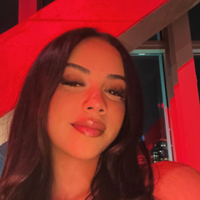 Babysitter in The Hague: Davinia