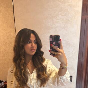 Babysitter in Saint-Étienne-de-Chigny: Élodie