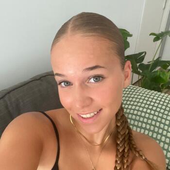 Babysitter in Talence: Leonie