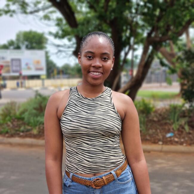 Opiekunka do dziecka w Warszawa: Dawn Ruvimbo Semu