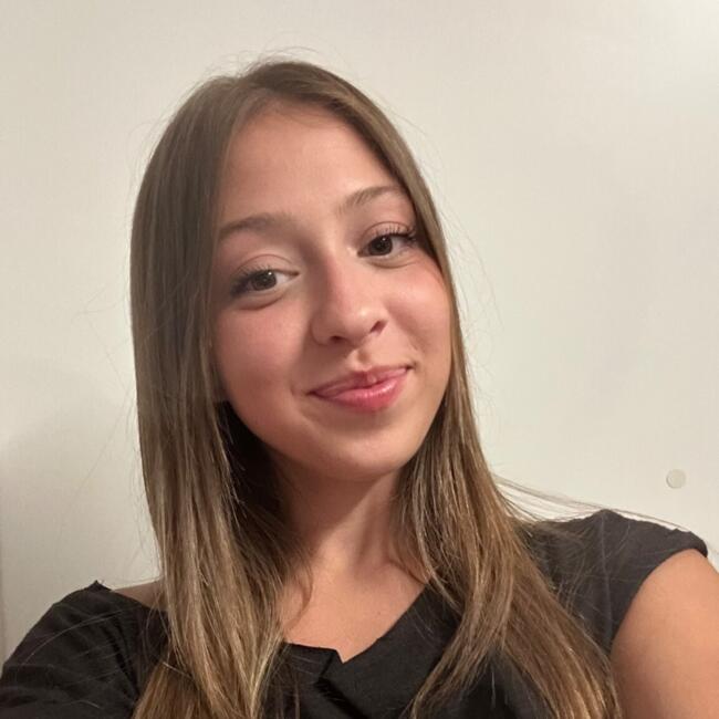 Babysitter in Saint-Martin-d'Hères: Olivia