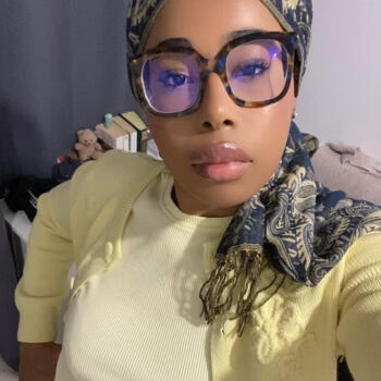 Babysitter in Paris: Nahida