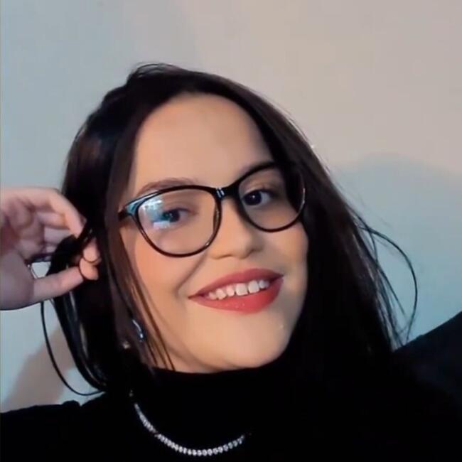 Babysitter in Pedro Leopoldo: Larissa