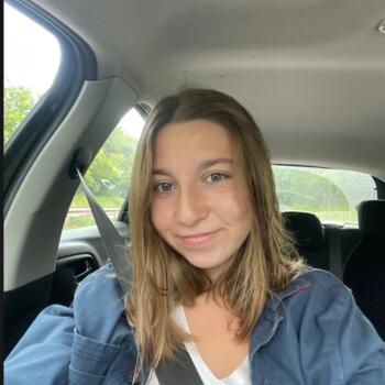 Baby-sitter in Valognes: Clémence