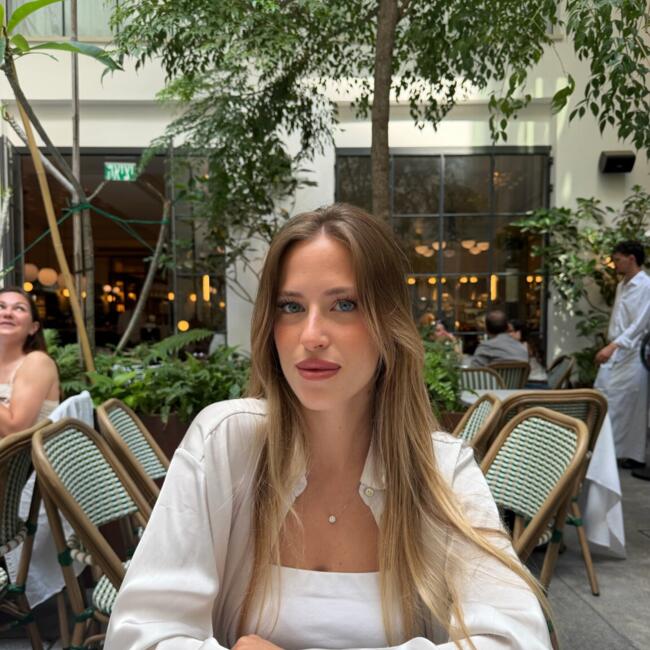 משרת בייביסיטר ב- רמת גן: אופיר