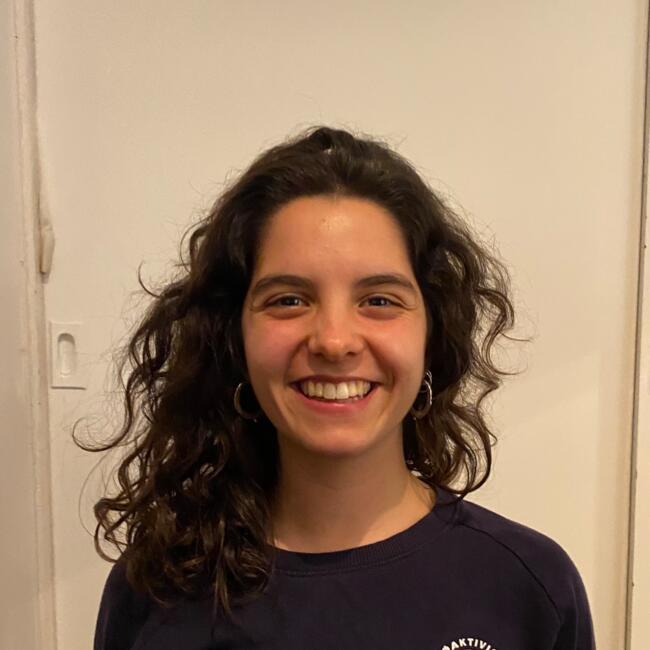 Babysitter in Ericeira: Maria