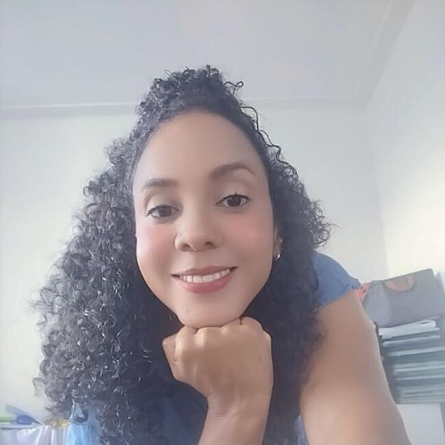 Babysitter in Cascavel: Sharon