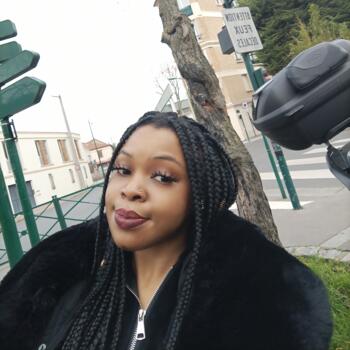 Baby-sitter in Colombes: Akele Essono
