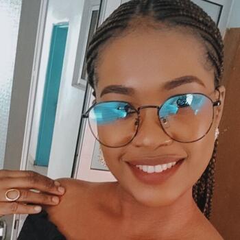 Babysitter in Abuja: Flora