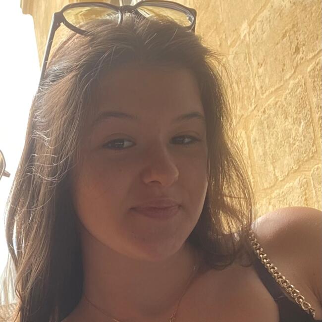 Babysitter in Langon: Eglantine