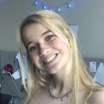 Babysitter in Edinburgh: Lucy