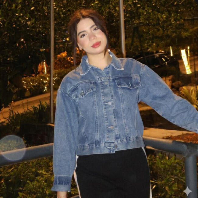 Niñera en Lecherías: Karen