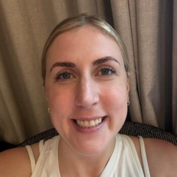 Babysitting job in Singapore: babysitting job Margo