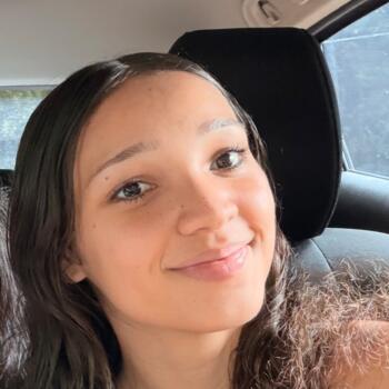 Babysitter in Cairns: Alexis