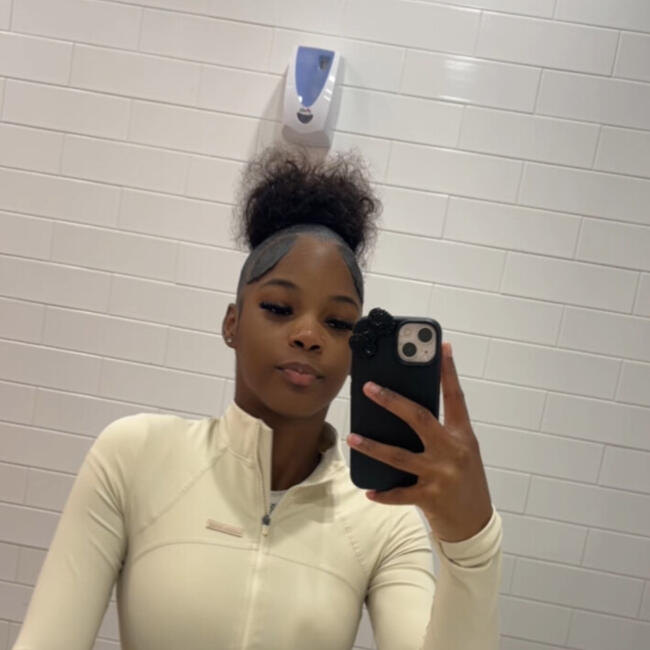 Babysitter in Moita: Nayara