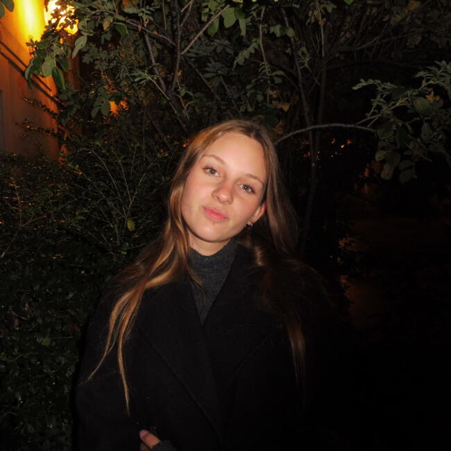 Babysitter in Tours: Adèle