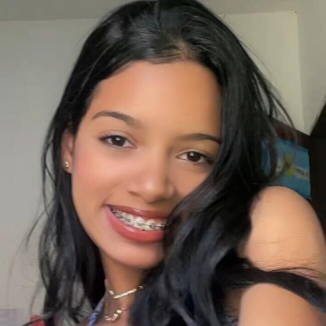 Babysitter in Salvador: Monique
