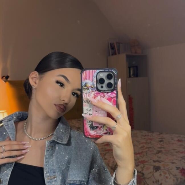 Babysitter in Fălticeni: Alexia