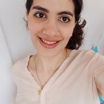 جليسة أطفال فاس: Rajae