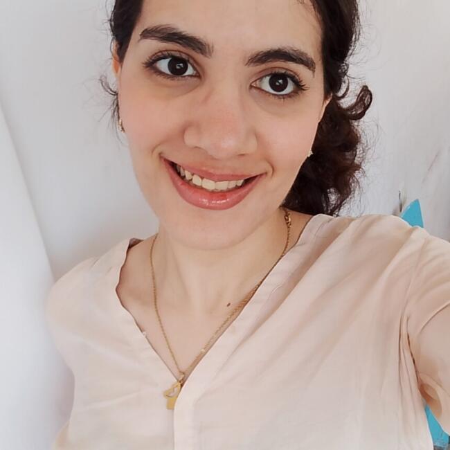 جليسة أطفال في فاس: Rajae