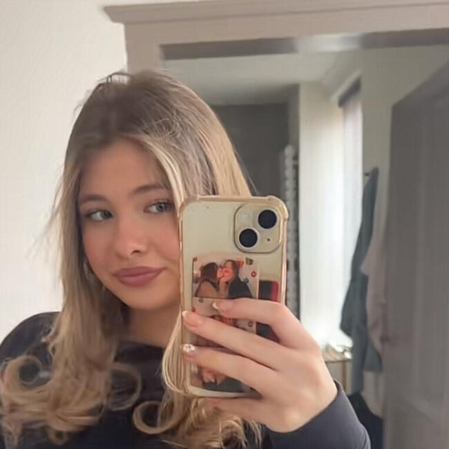Babysitter in Hoeselt: Lena