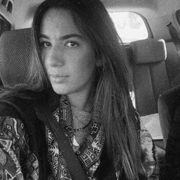 Babysitter in Lisbon: Adriana