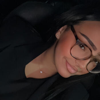 Babysitter in Paris: Souad