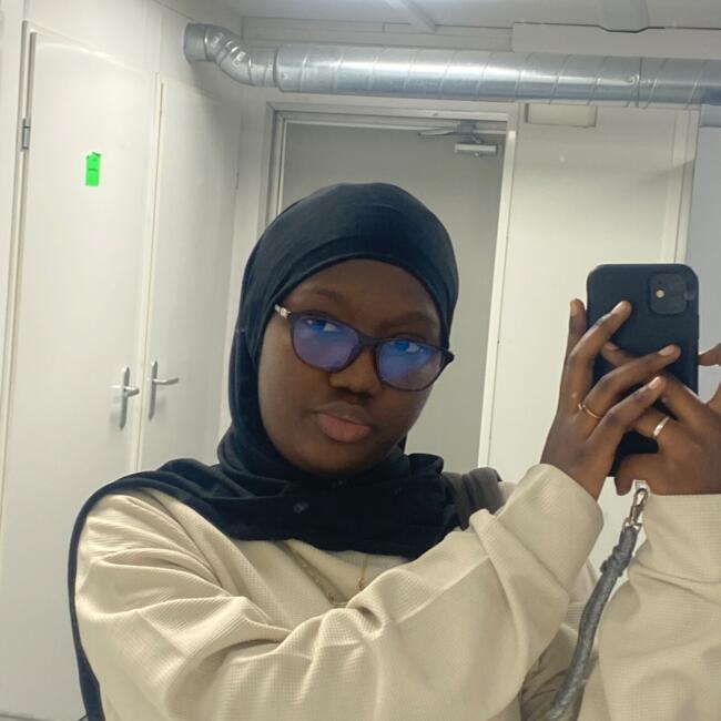 Babysitter in Besançon: Yaye gnagna