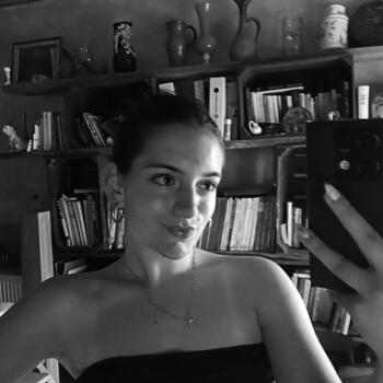 Babysitter in Le Monastier-sur-Gazeille: Lily