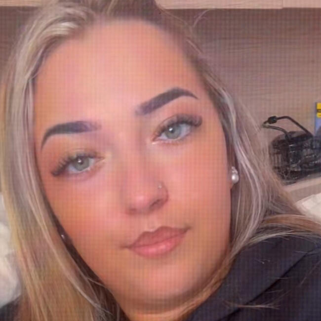 Babysitter in Champagne-sur-Oise: Alison