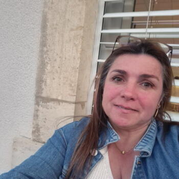 Babysitter in Digoin: Clara
