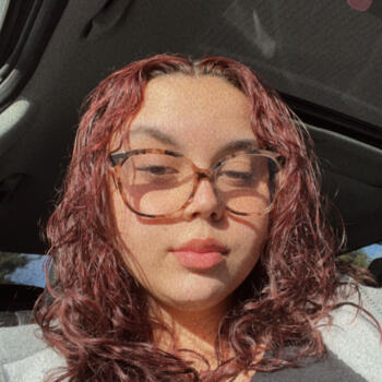 Baby-sitter in Burnaby: Emina