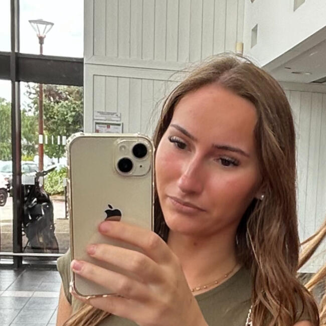 Babysitter in Saint-Évarzec: Emeline