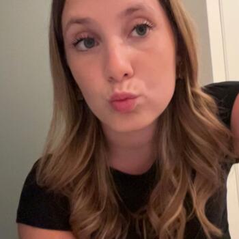 Babysitter in Saint-Sulpice-le-Verdon: Lea