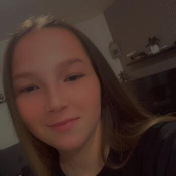 Babysitter in Saint-Étienne-du-Rouvray: Gina