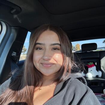 Babysitter in Riverside: Karol