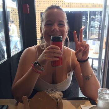 Baby-sitter in Chartres: Camille