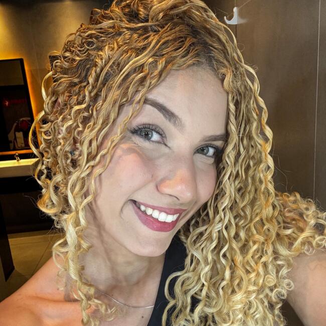 Babá em Goiânia: Sarah