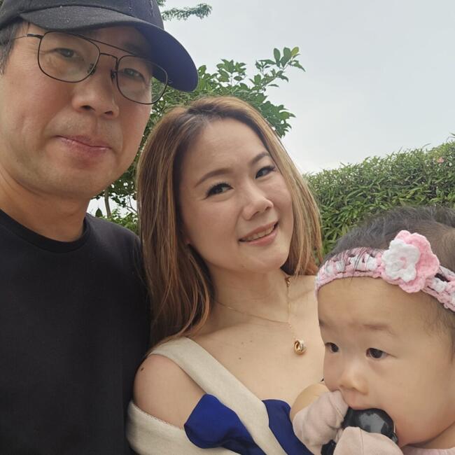 Babysitting job in Singapore: Hsing Ling
