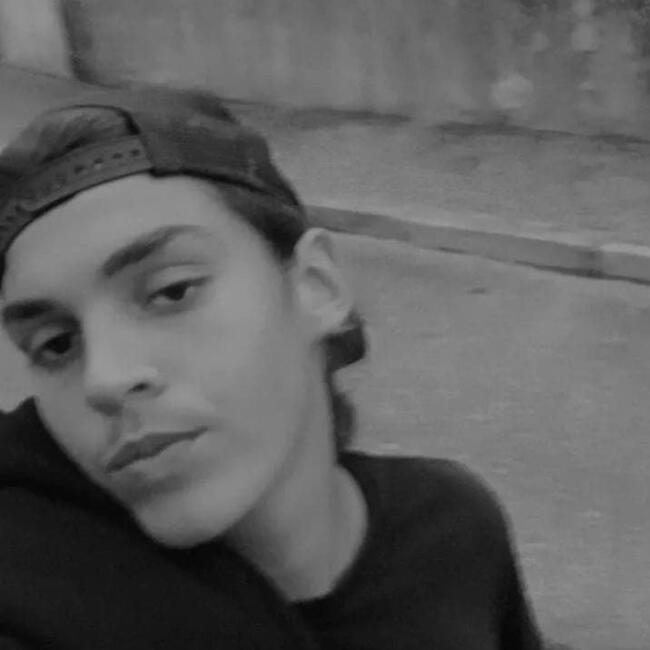 Trabalho de babysitting em Espinho: Adolfo